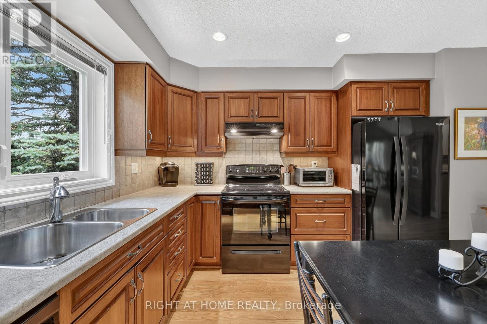 5 Pine Point, Oro-Medonte, ON - Indoor Photo Showing Kitchen With Double Sink