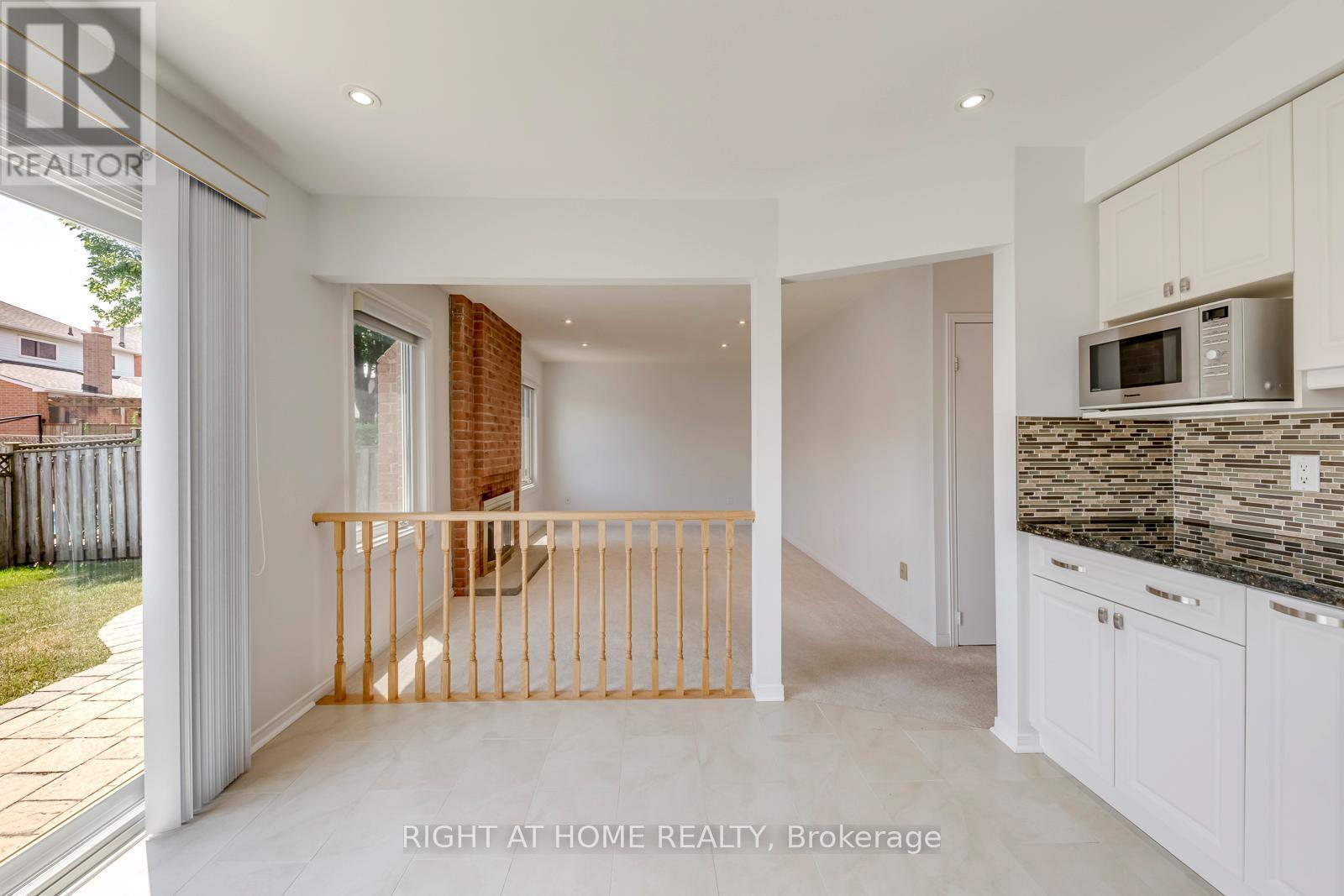 17 Nickel Crescent, Brampton, ON - Indoor Photo Showing Other Room