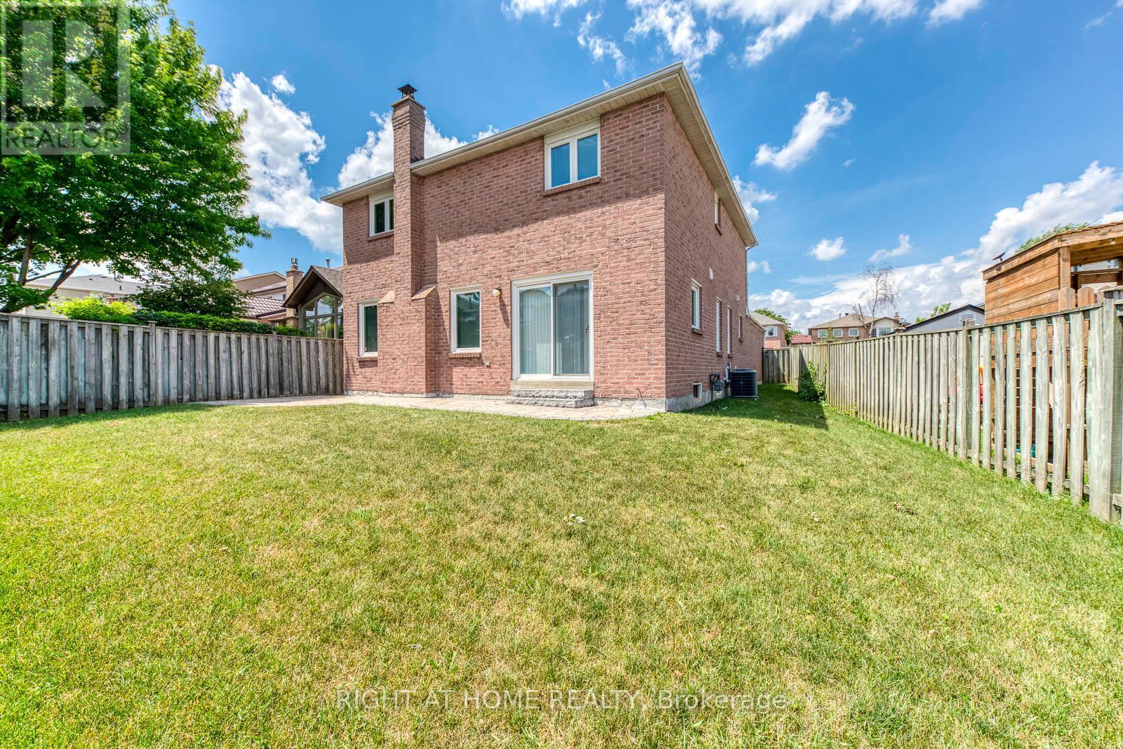 17 Nickel Crescent, Brampton, ON - Outdoor