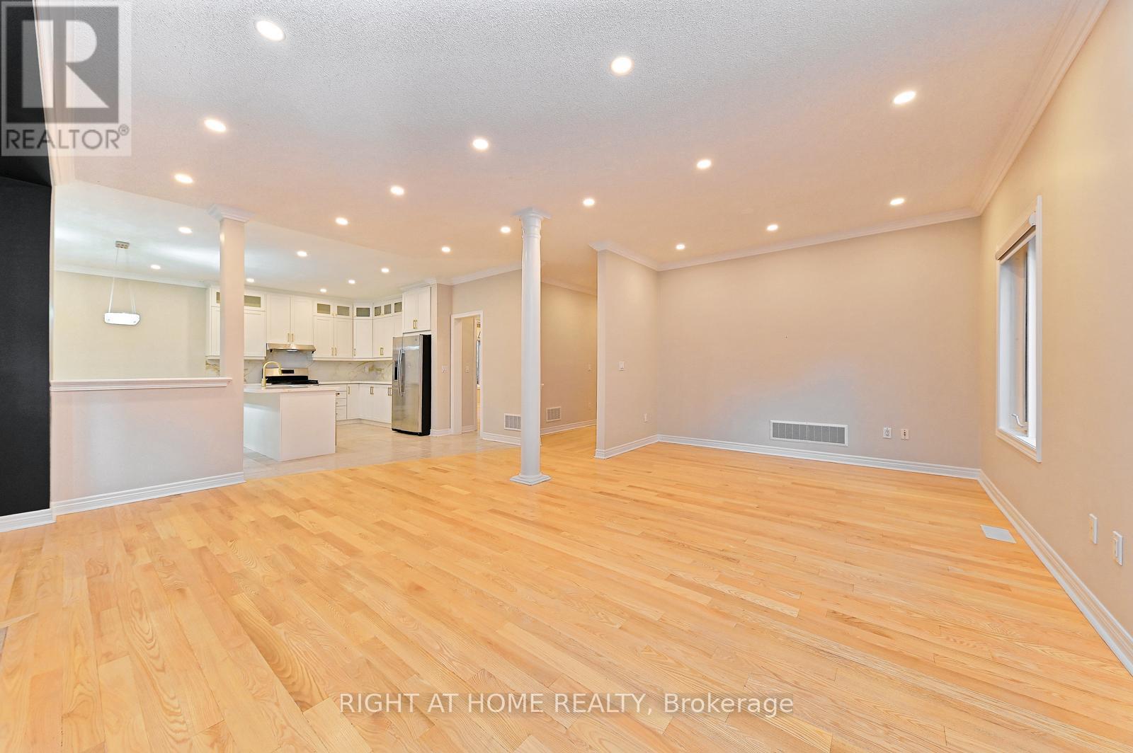 6843 Campbell Settler Court, Mississauga, ON - Indoor Photo Showing Other Room