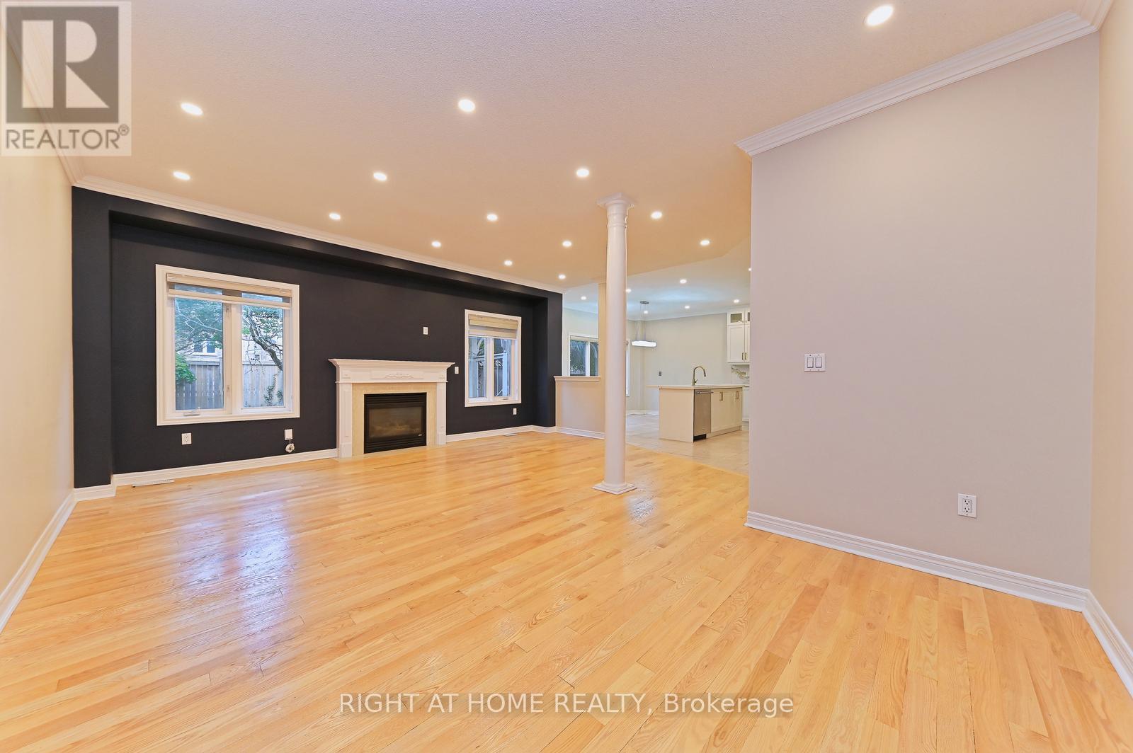 6843 Campbell Settler Court, Mississauga, ON - Indoor With Fireplace