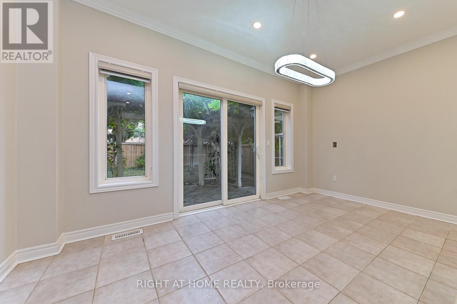 6843 Campbell Settler Court, Mississauga, ON - Indoor Photo Showing Other Room