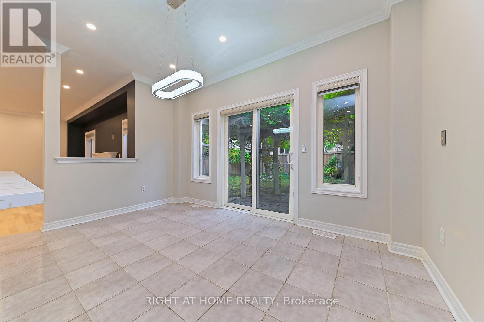 6843 Campbell Settler Court, Mississauga, ON - Indoor Photo Showing Other Room