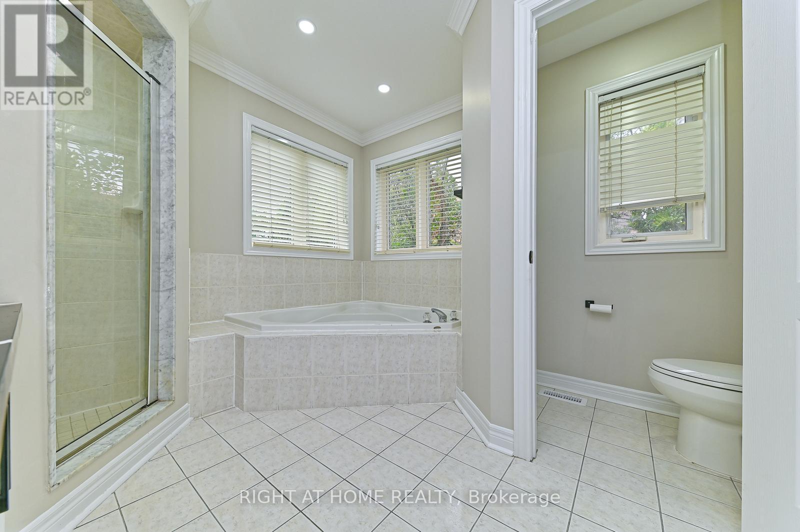 6843 Campbell Settler Court, Mississauga, ON - Indoor Photo Showing Bathroom