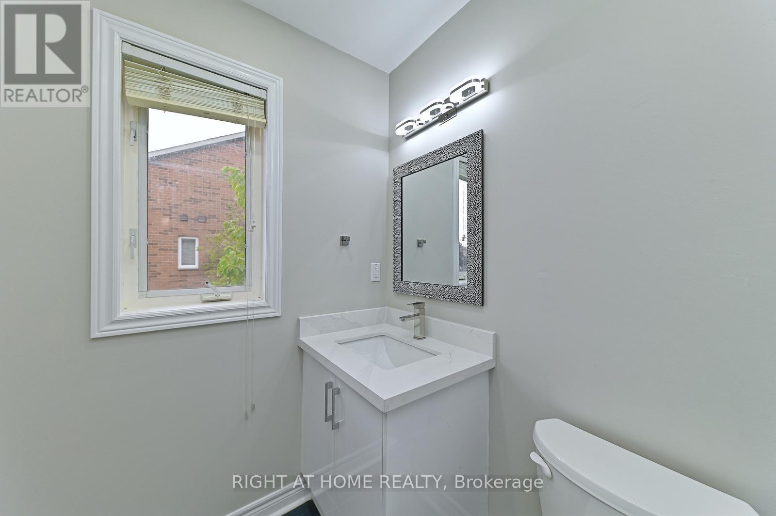 6843 Campbell Settler Court, Mississauga, ON - Indoor Photo Showing Bathroom