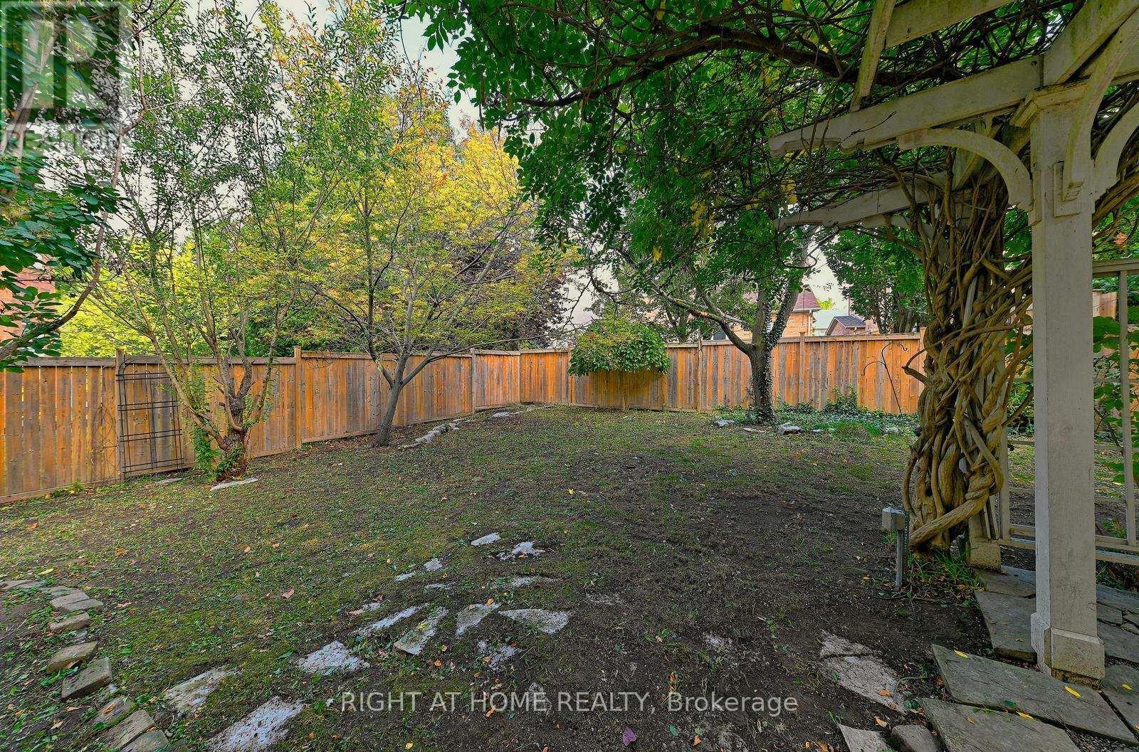 6843 Campbell Settler Court, Mississauga, ON - Outdoor