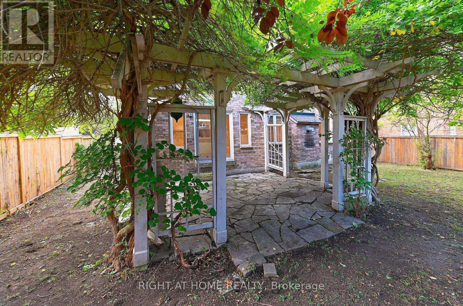 6843 Campbell Settler Court, Mississauga, ON - Outdoor