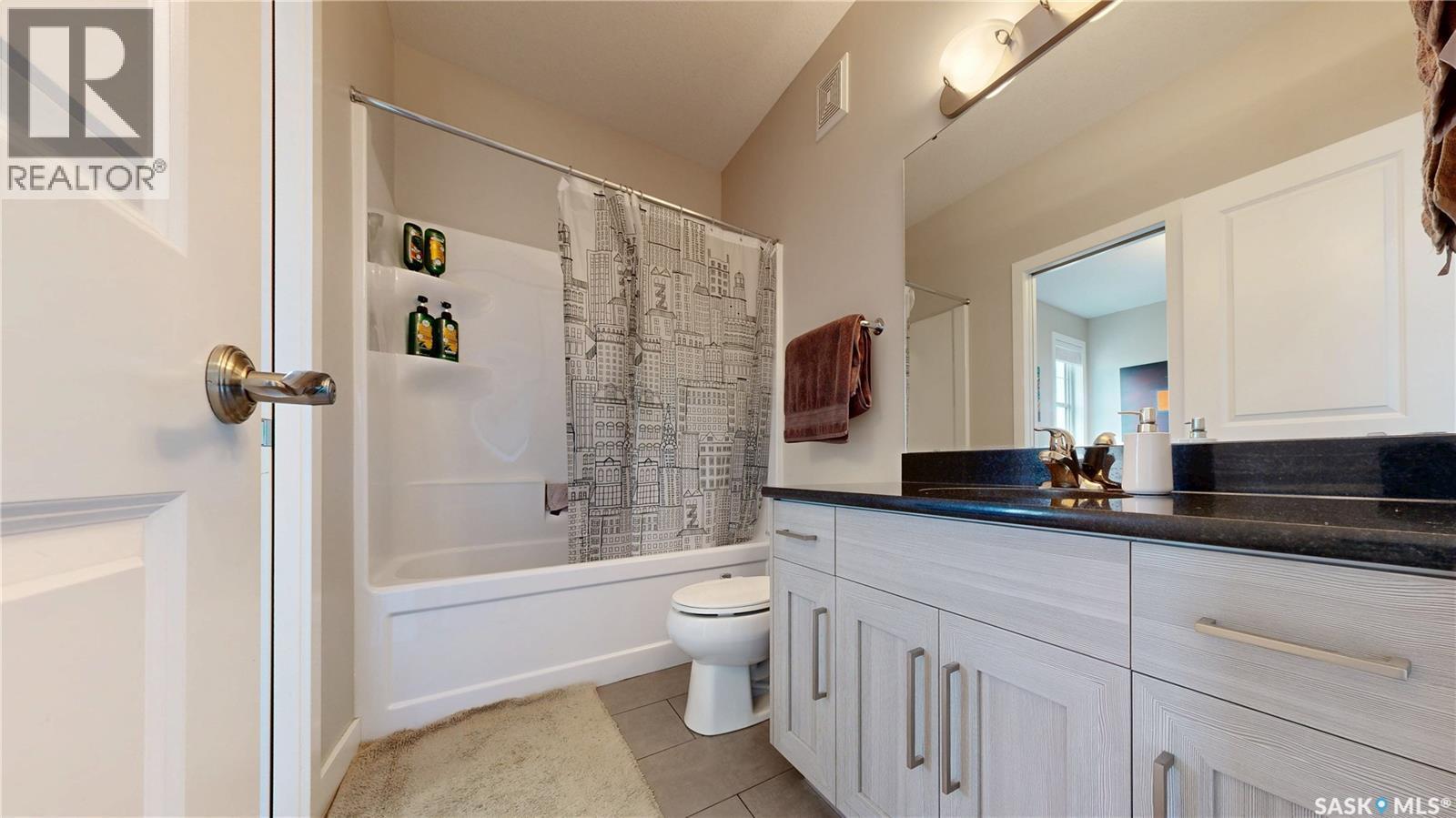 406 1515 Anson Road, Regina, SK - Indoor Photo Showing Bathroom