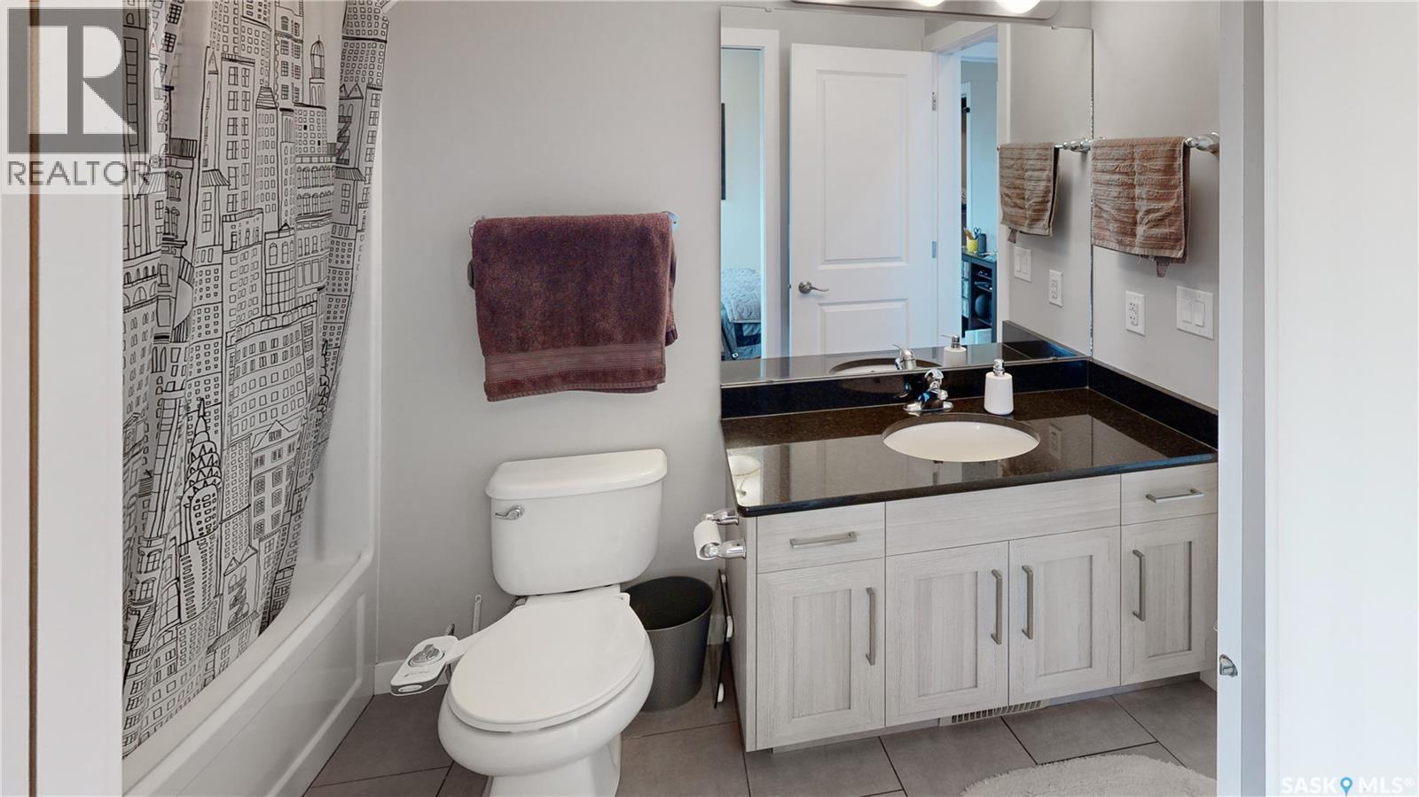 406 1515 Anson Road, Regina, SK - Indoor Photo Showing Bathroom
