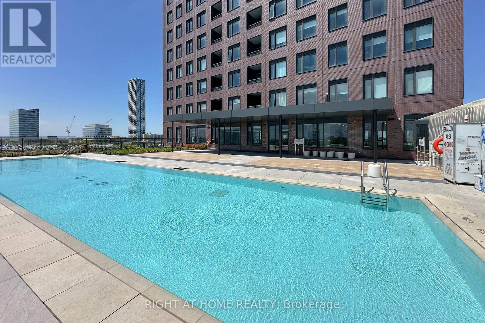 2920 Highway 7, Vaughan, ON - Outdoor With In Ground Pool