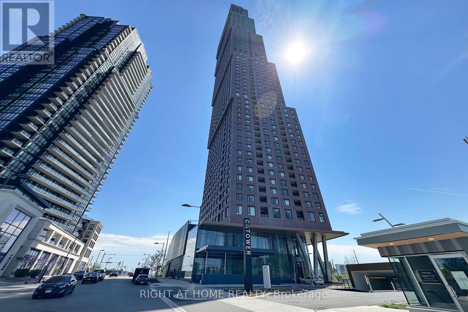 2920 Highway 7, Vaughan, ON - Outdoor With Facade