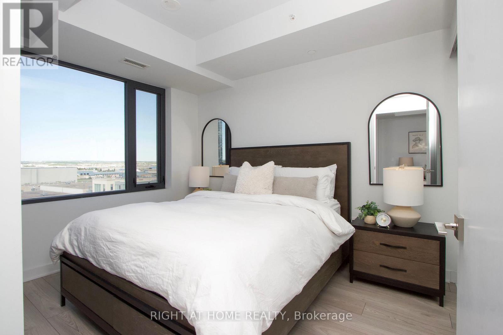 2920 Highway 7, Vaughan, ON - Indoor Photo Showing Bedroom
