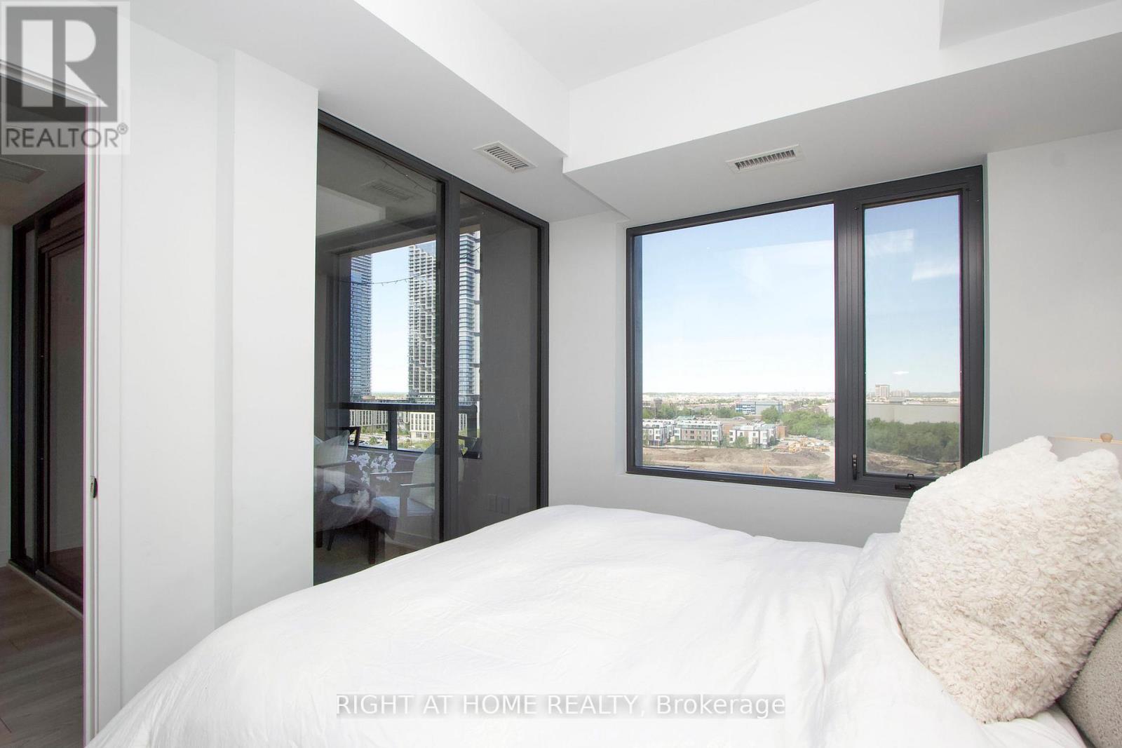2920 Highway 7, Vaughan, ON - Indoor Photo Showing Bedroom