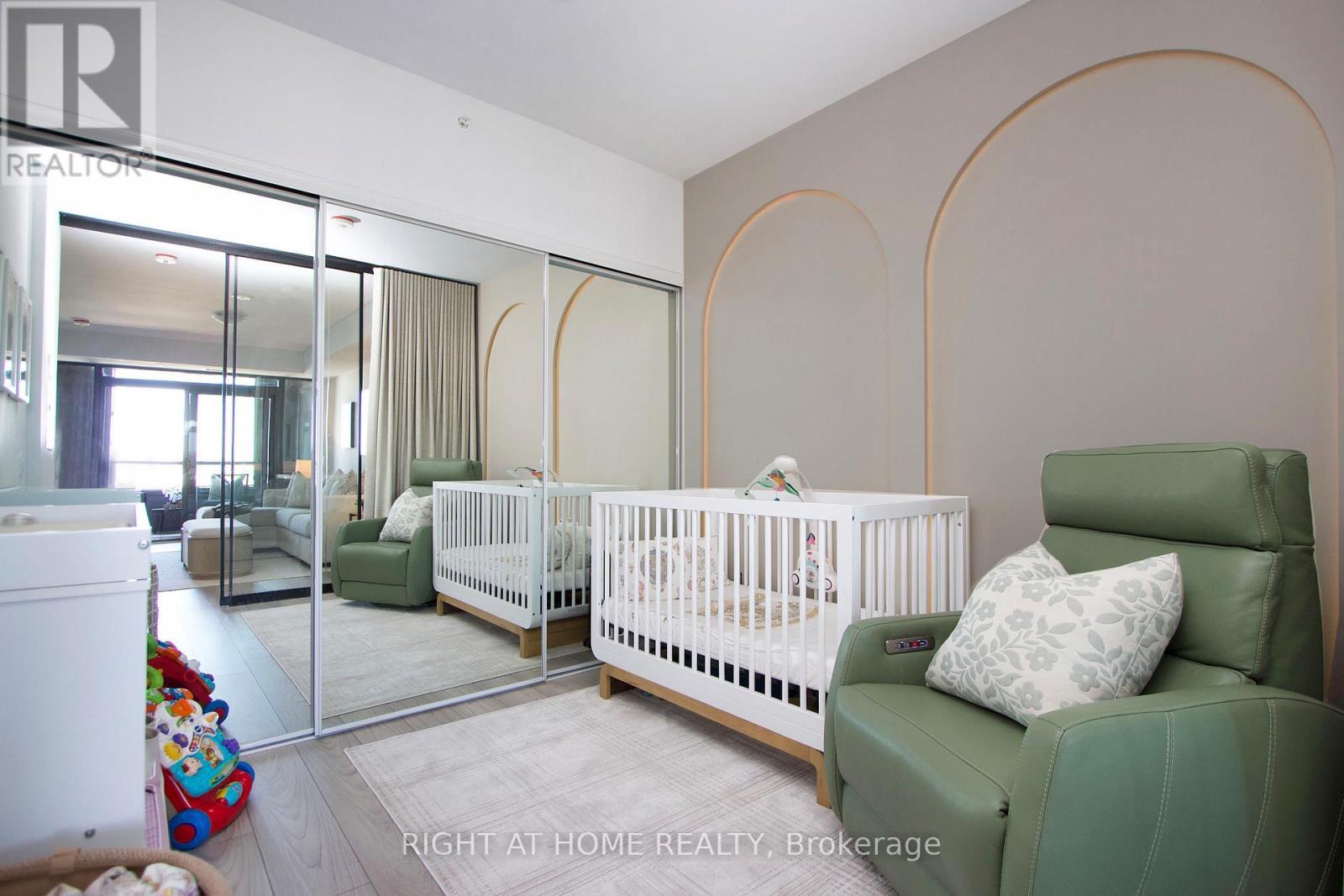 2920 Highway 7, Vaughan, ON - Indoor Photo Showing Bedroom