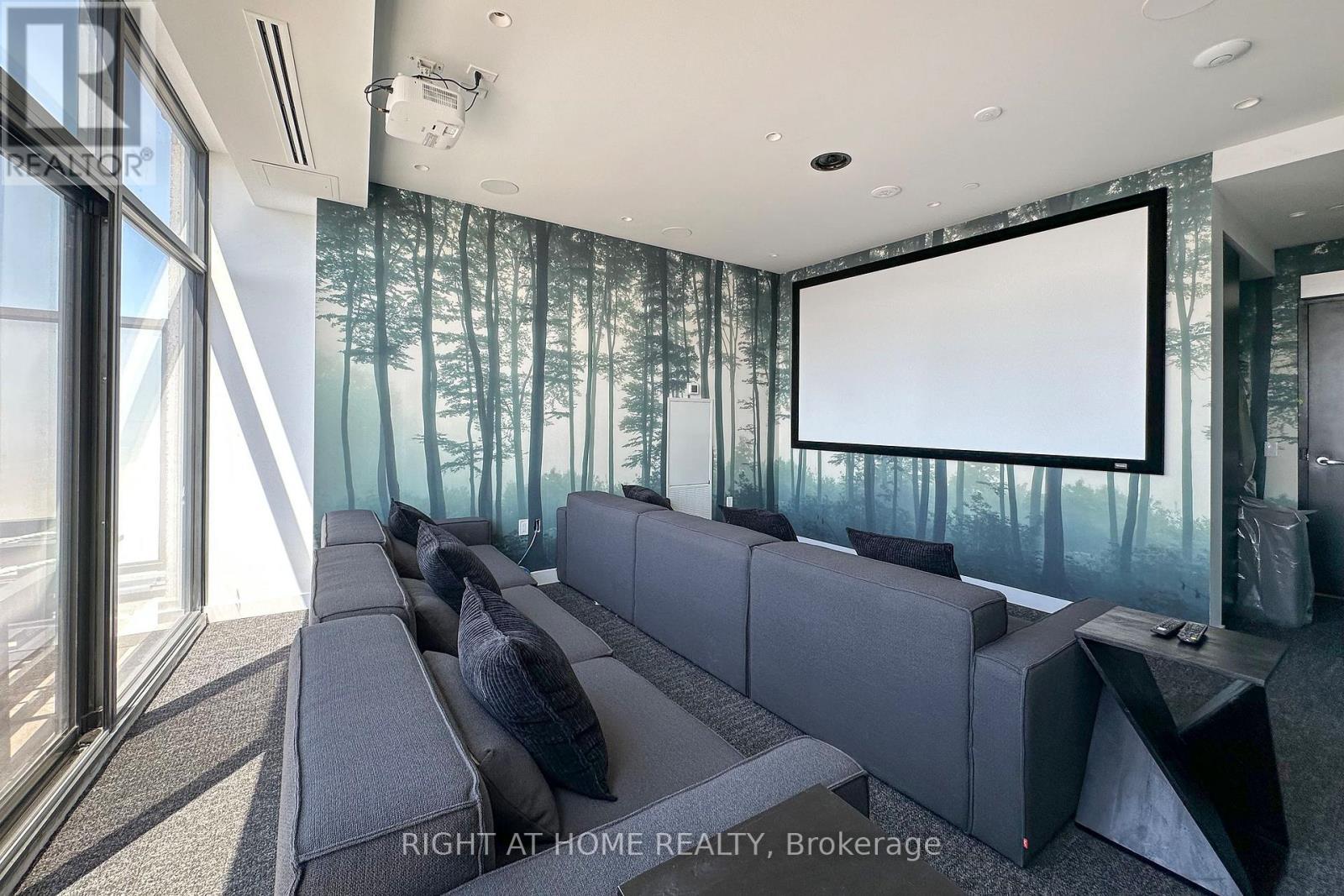 2920 Highway 7, Vaughan, ON - Indoor