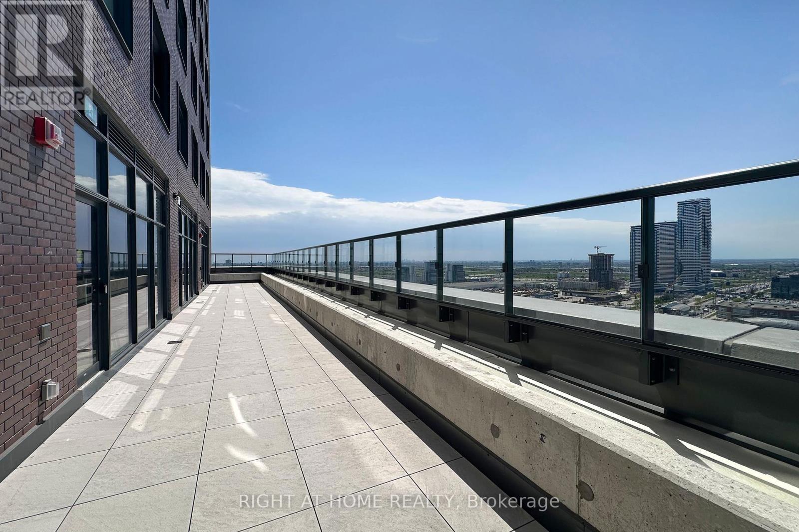 2920 Highway 7, Vaughan, ON - Outdoor