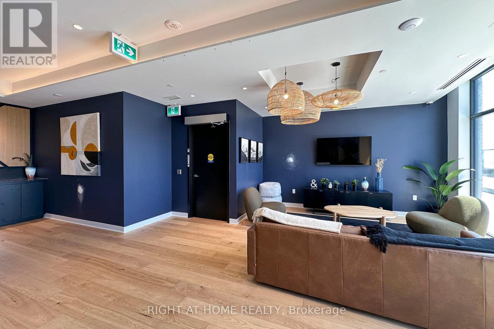 2920 Highway 7, Vaughan, ON - Indoor