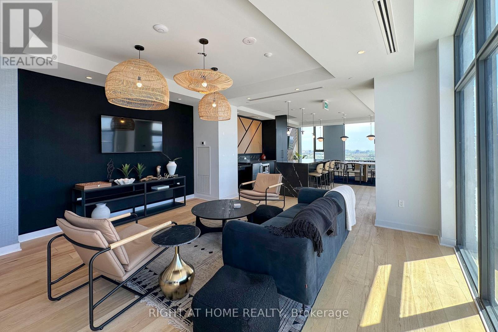2920 Highway 7, Vaughan, ON - Indoor