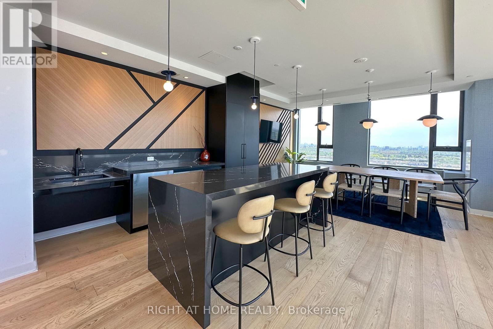 2920 Highway 7, Vaughan, ON - Indoor