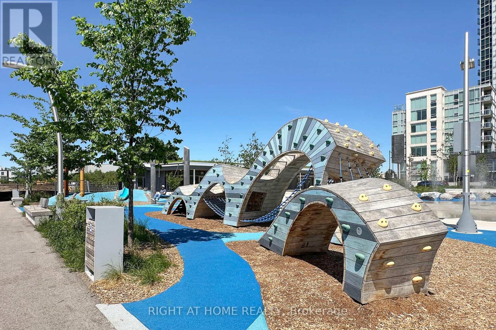 2920 Highway 7, Vaughan, ON - Outdoor