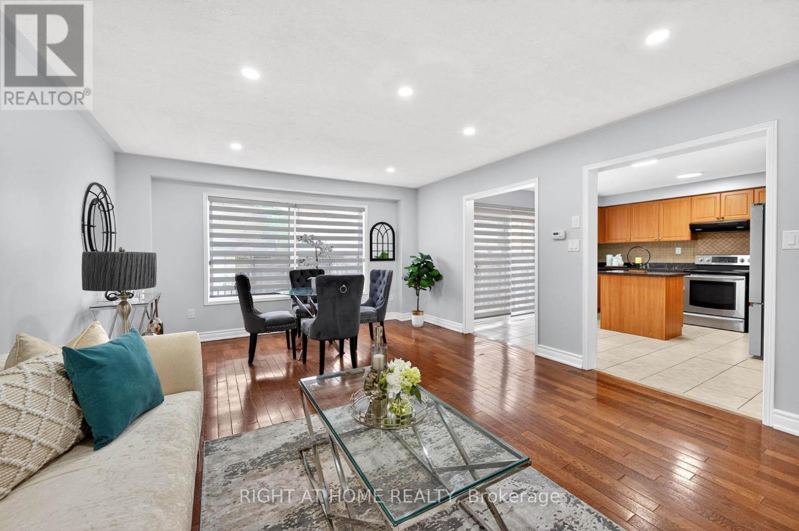 36 Earlsbridge Boulevard, Brampton, ON - Indoor