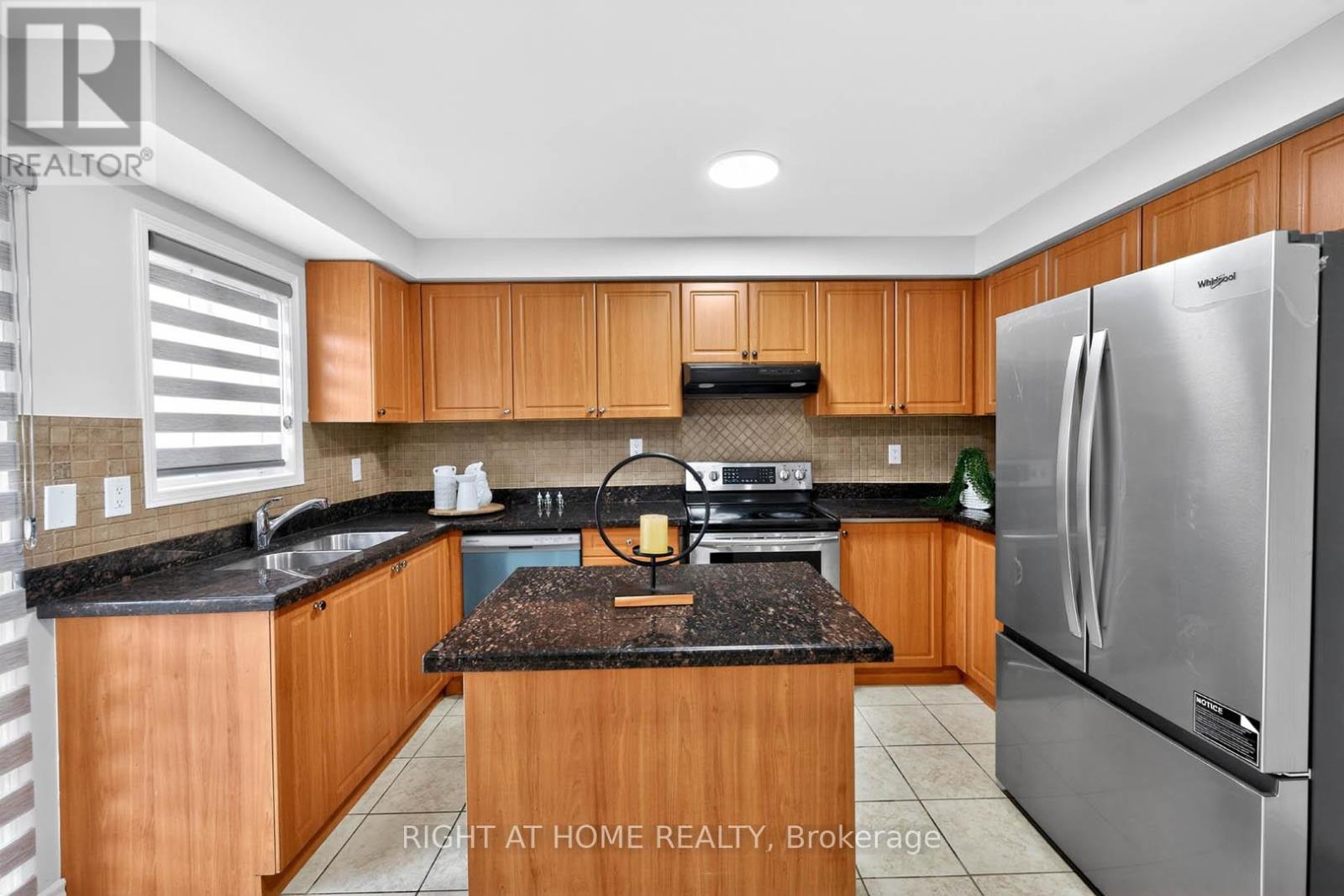 36 Earlsbridge Boulevard, Brampton, ON - Indoor Photo Showing Kitchen With Double Sink