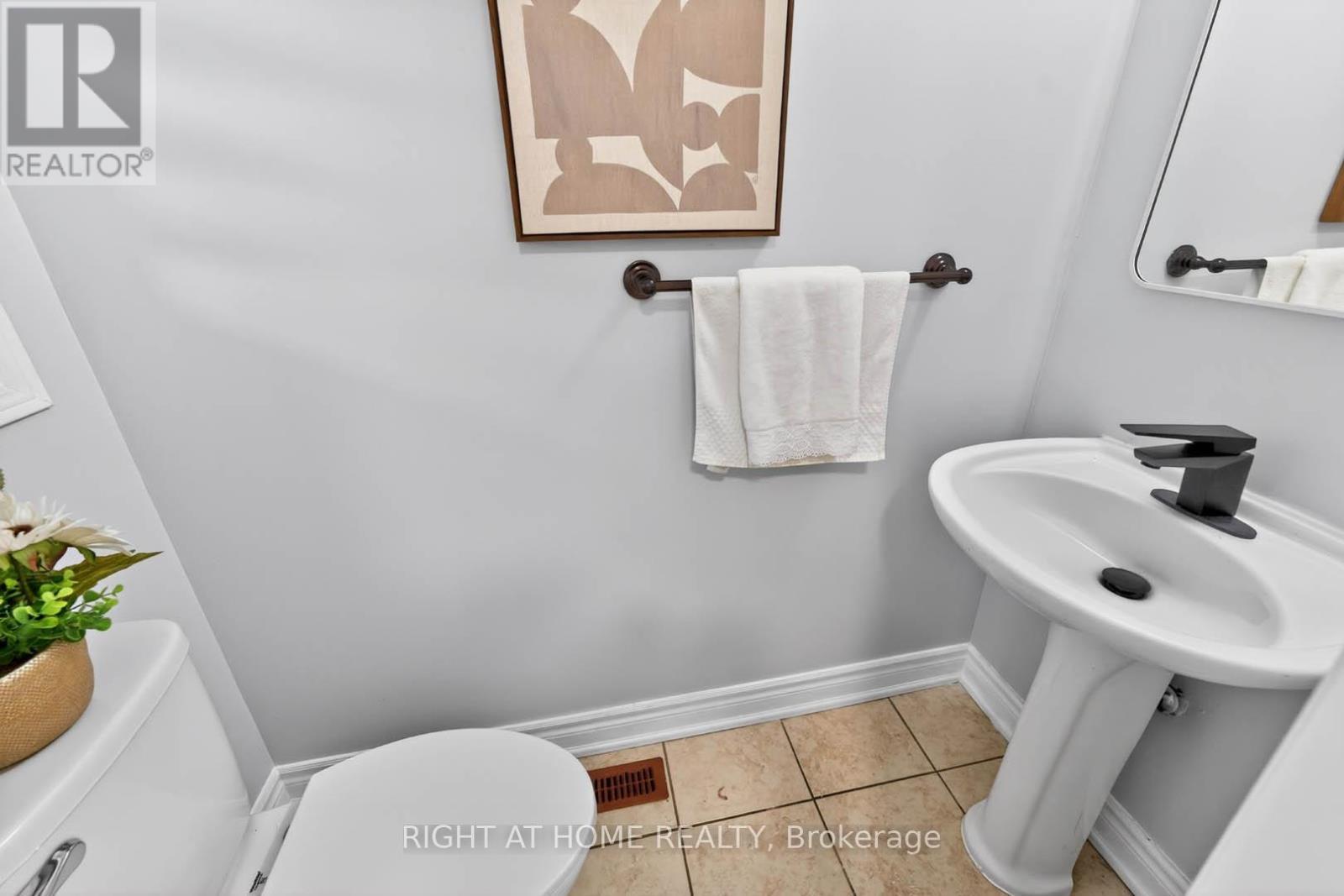 36 Earlsbridge Boulevard, Brampton, ON - Indoor Photo Showing Bathroom