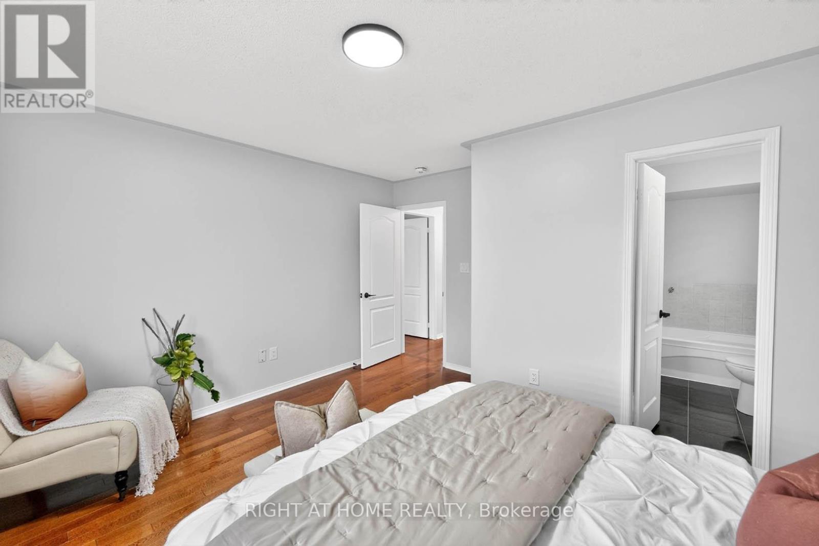 36 Earlsbridge Boulevard, Brampton, ON - Indoor Photo Showing Bedroom