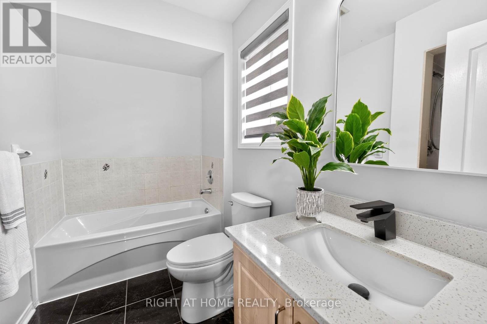 36 Earlsbridge Boulevard, Brampton, ON - Indoor Photo Showing Bathroom