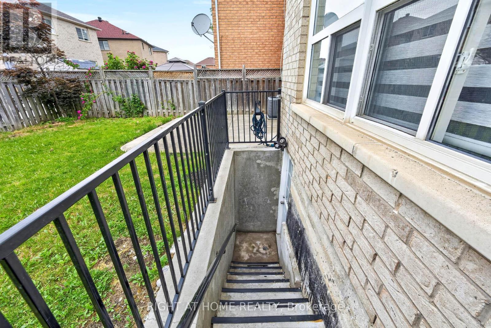 36 Earlsbridge Boulevard, Brampton, ON - Outdoor