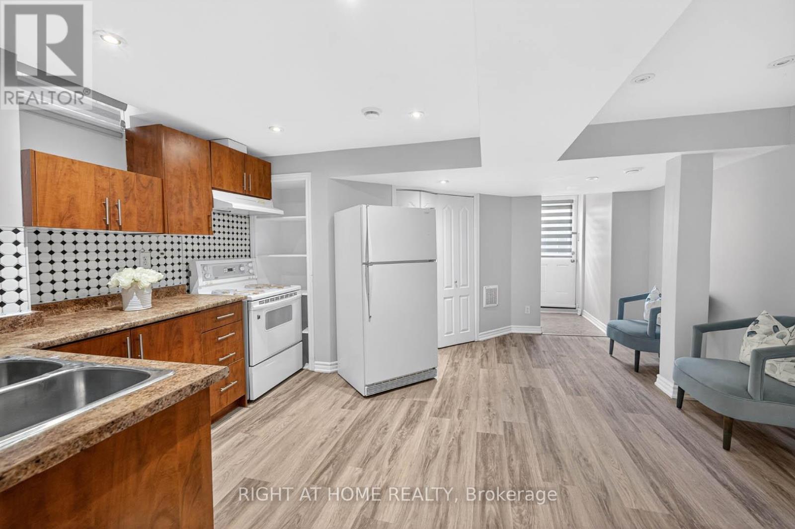 36 Earlsbridge Boulevard, Brampton, ON - Indoor Photo Showing Kitchen With Double Sink
