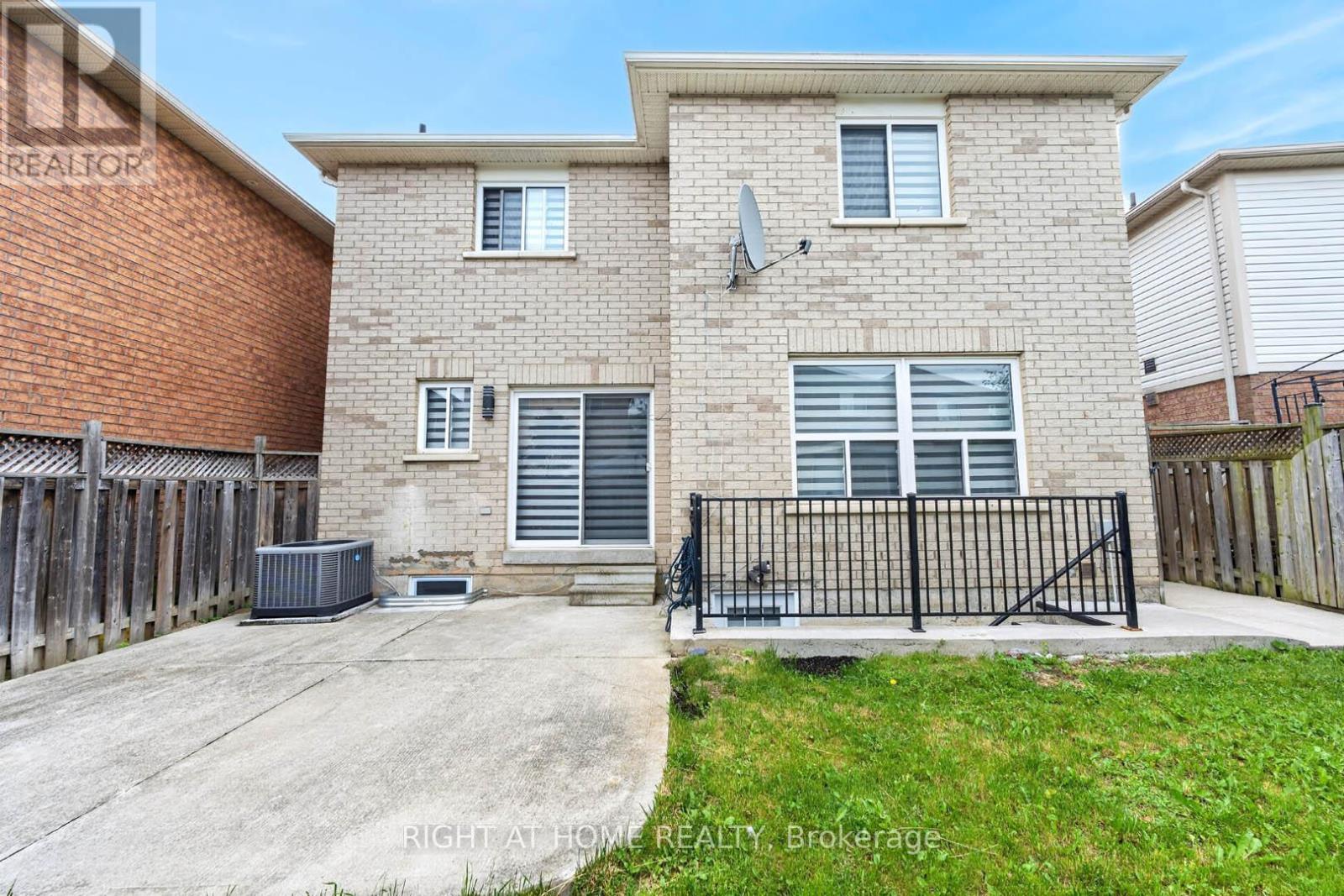 36 Earlsbridge Boulevard, Brampton, ON - Outdoor With Exterior