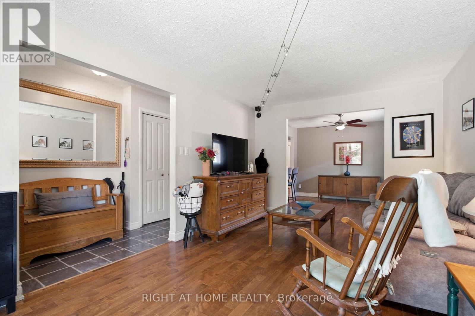 33 Benson Avenue, Mississauga, ON - Indoor