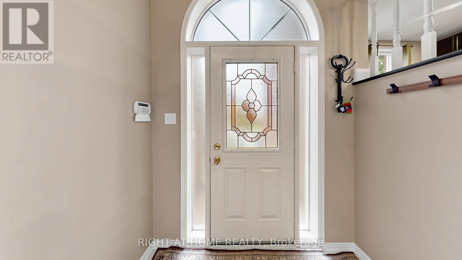 6 Compton Crescent, Bradford West Gwillimbury, ON - Indoor Photo Showing Other Room