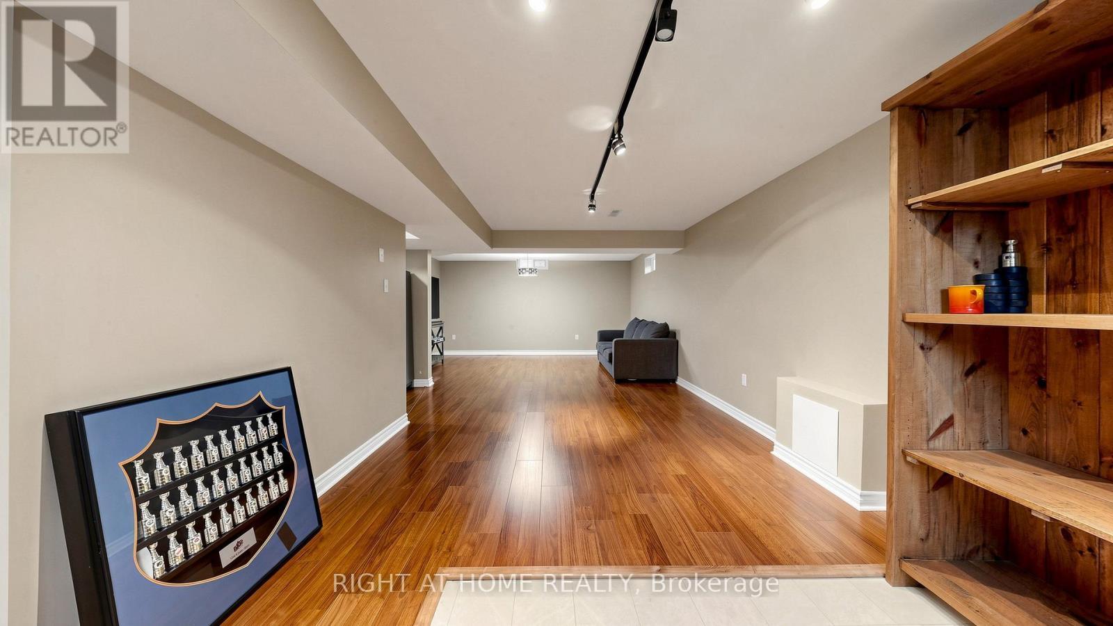 6 Compton Crescent, Bradford West Gwillimbury, ON - Indoor Photo Showing Other Room