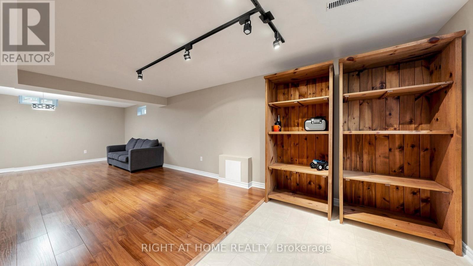 6 Compton Crescent, Bradford West Gwillimbury, ON - Indoor