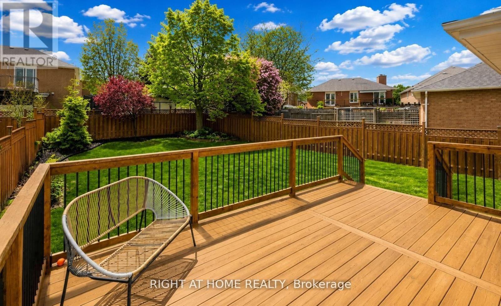 6 Compton Crescent, Bradford West Gwillimbury, ON - Outdoor With Deck Patio Veranda With Backyard