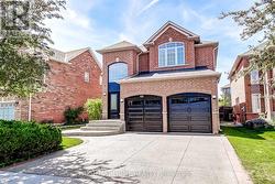 481 HEATH STREET Oakville, ON L6H 6N8