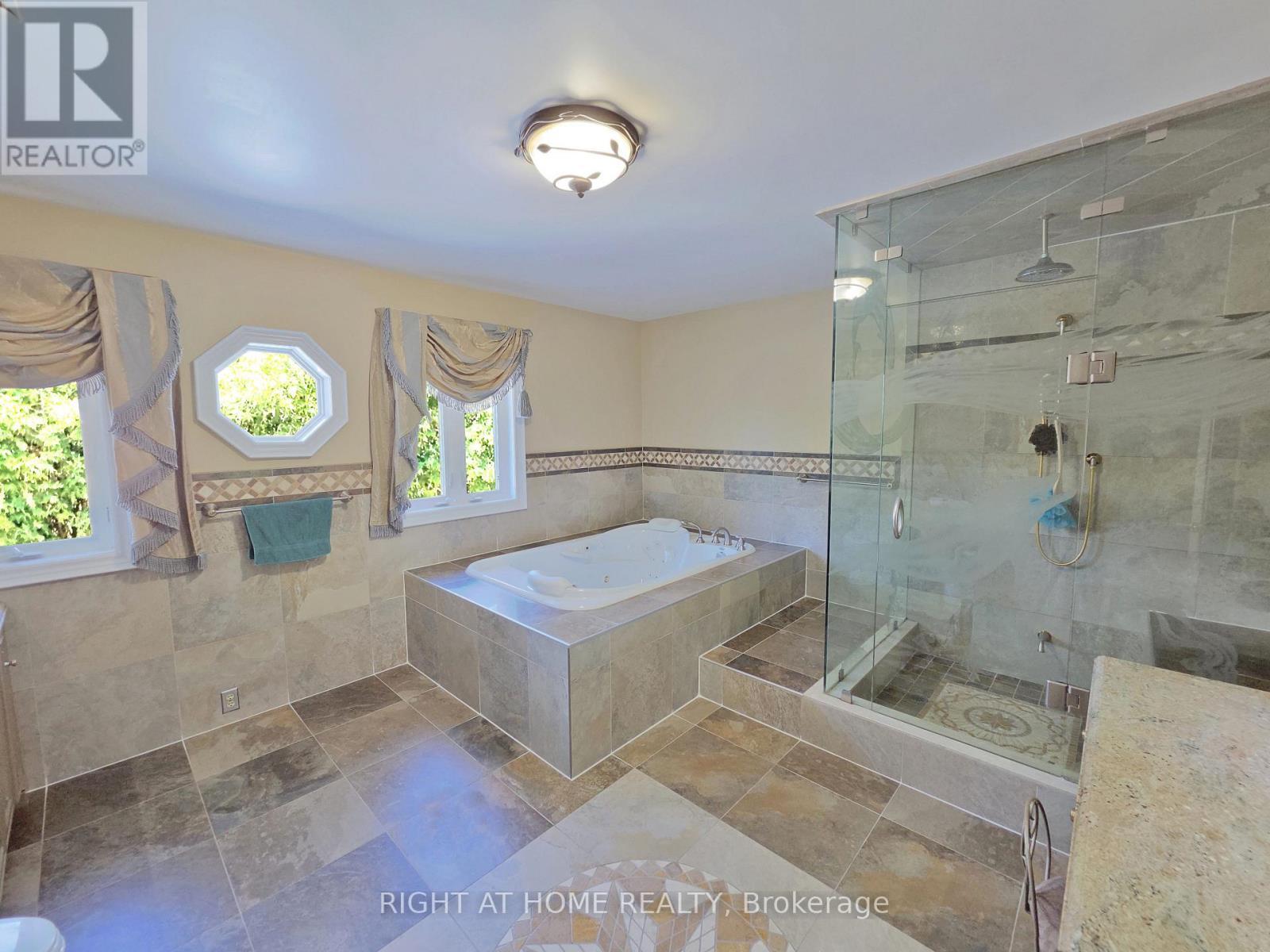 2428 Old Carriage Road, Mississauga, ON - Indoor Photo Showing Bathroom