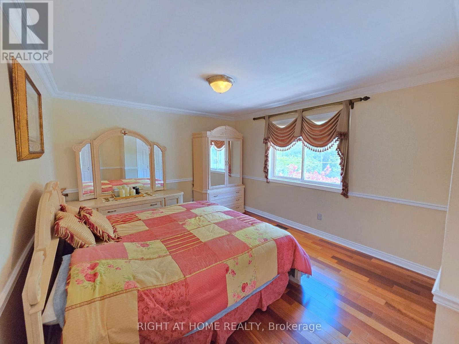 2428 Old Carriage Road, Mississauga, ON - Indoor Photo Showing Bedroom