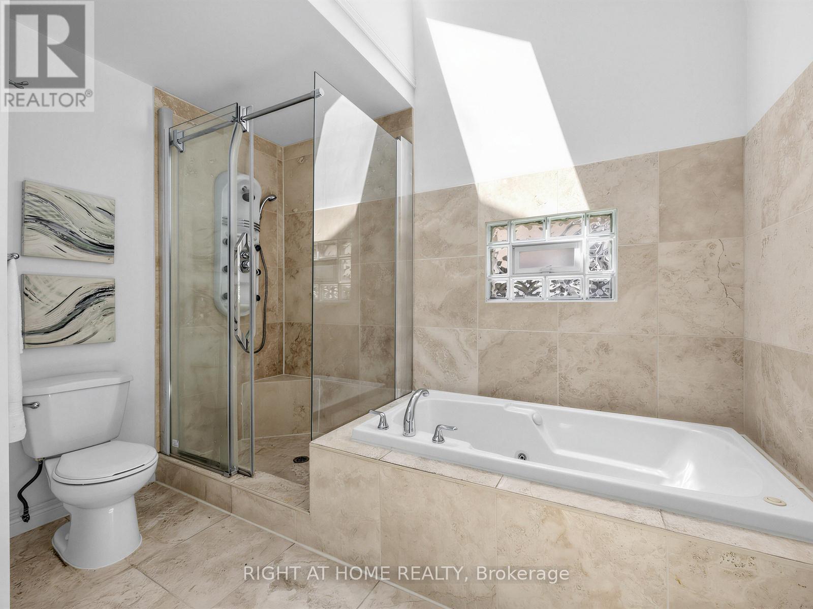 20 Kildonan Drive, Toronto, ON - Indoor Photo Showing Bathroom