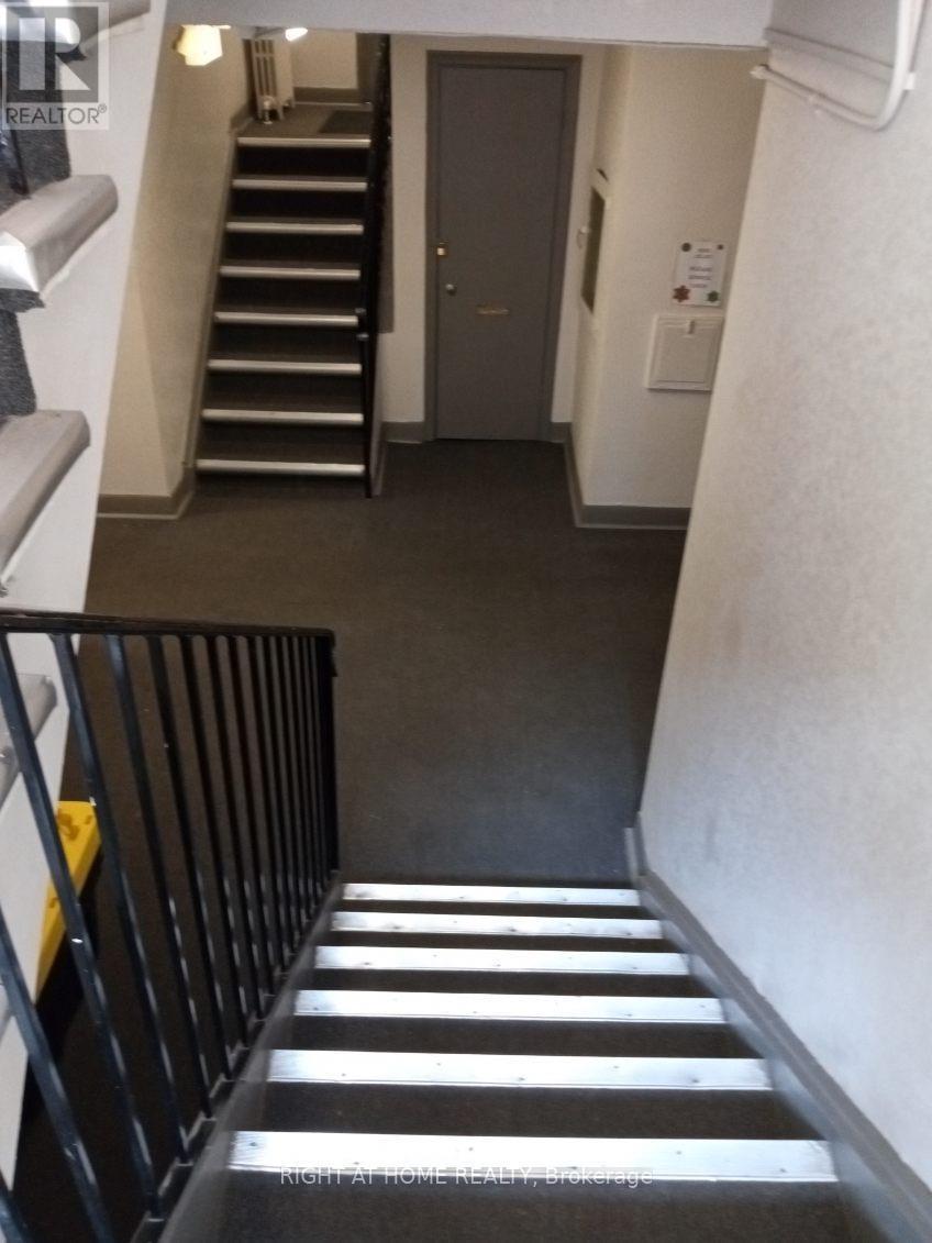 1020 O'Connor Drive, Toronto, ON - Indoor Photo Showing Other Room