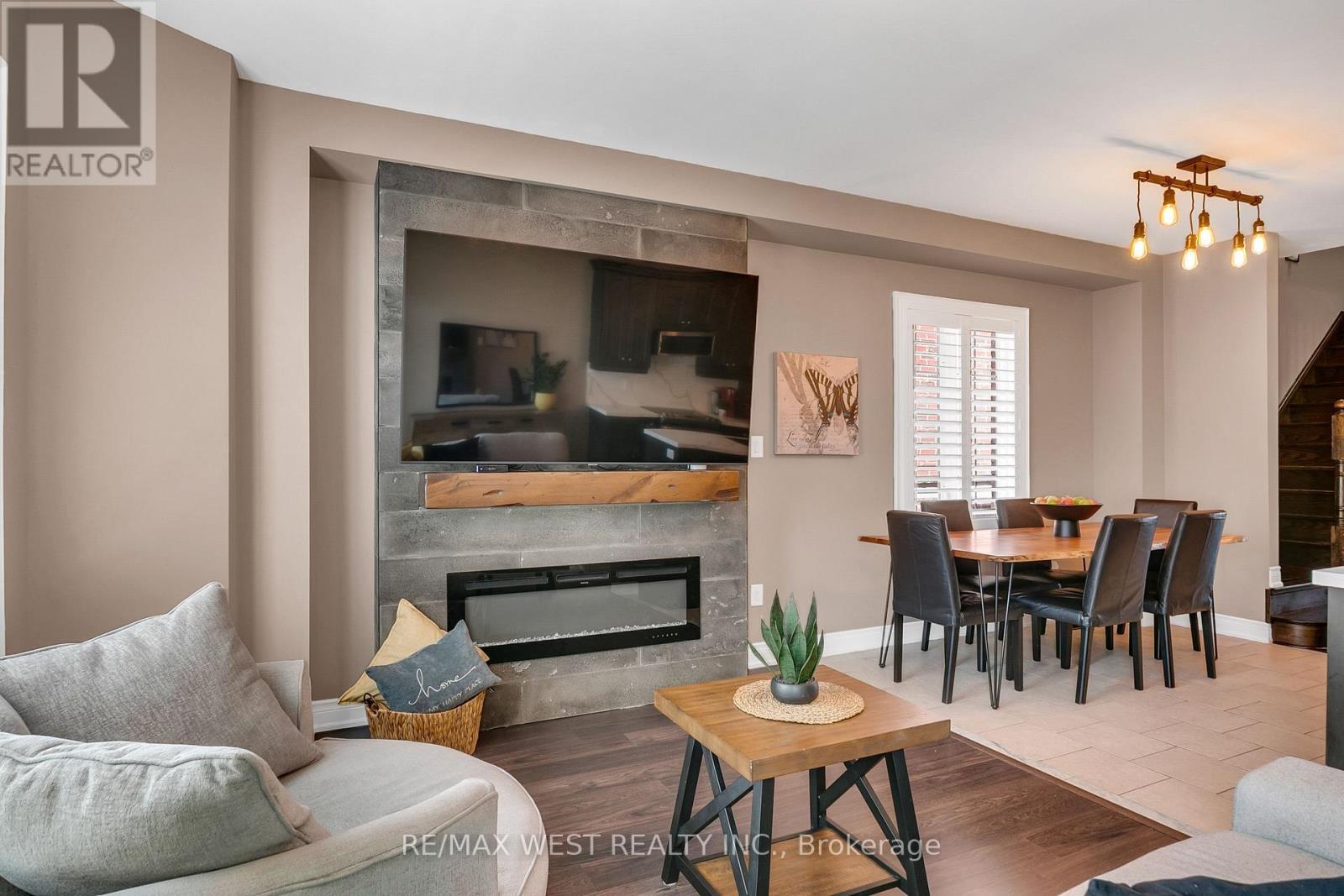 21 Sibella Way, Vaughan, ON - Indoor Photo Showing Living Room With Fireplace