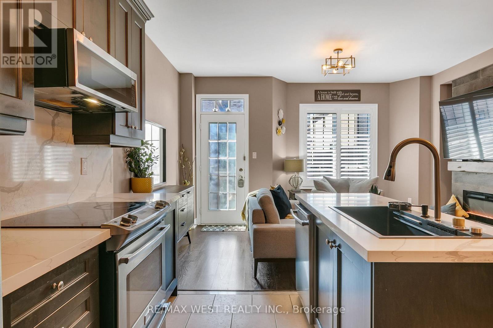 21 Sibella Way, Vaughan, ON - Indoor Photo Showing Kitchen With Stainless Steel Kitchen With Upgraded Kitchen