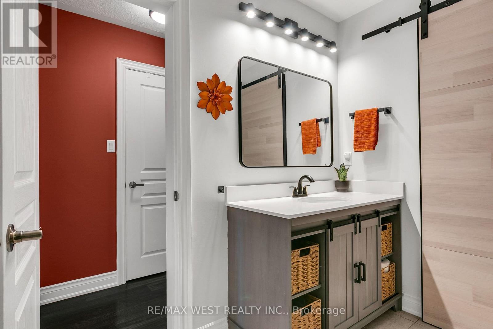 21 Sibella Way, Vaughan, ON - Indoor Photo Showing Bathroom