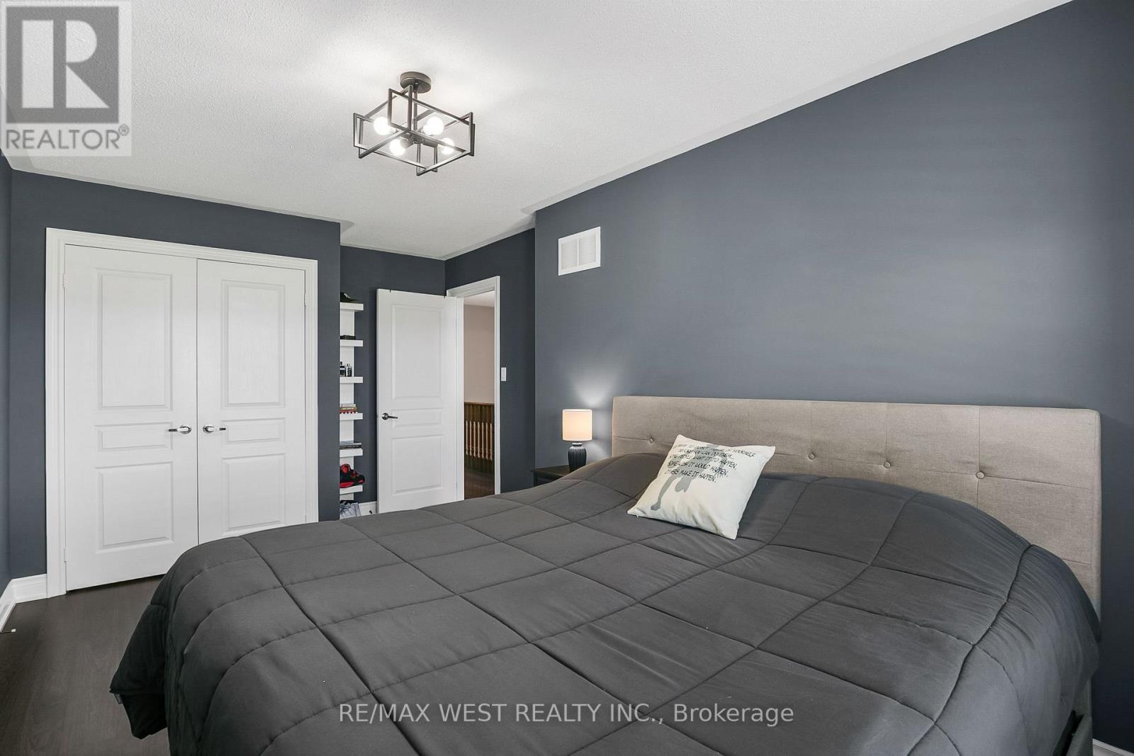 21 Sibella Way, Vaughan, ON - Indoor Photo Showing Bedroom