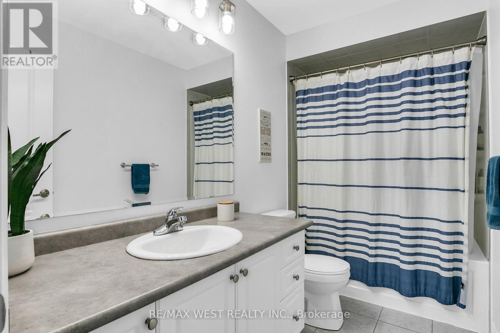 21 Sibella Way, Vaughan, ON - Indoor Photo Showing Bathroom
