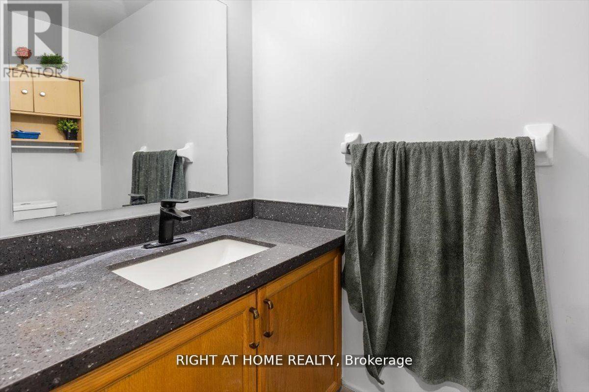 275 Tagge Crescent, Kitchener, ON - Indoor Photo Showing Bathroom