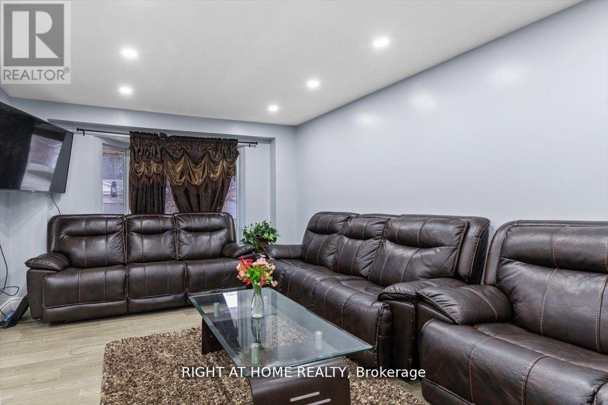 275 Tagge Crescent, Kitchener, ON - Indoor