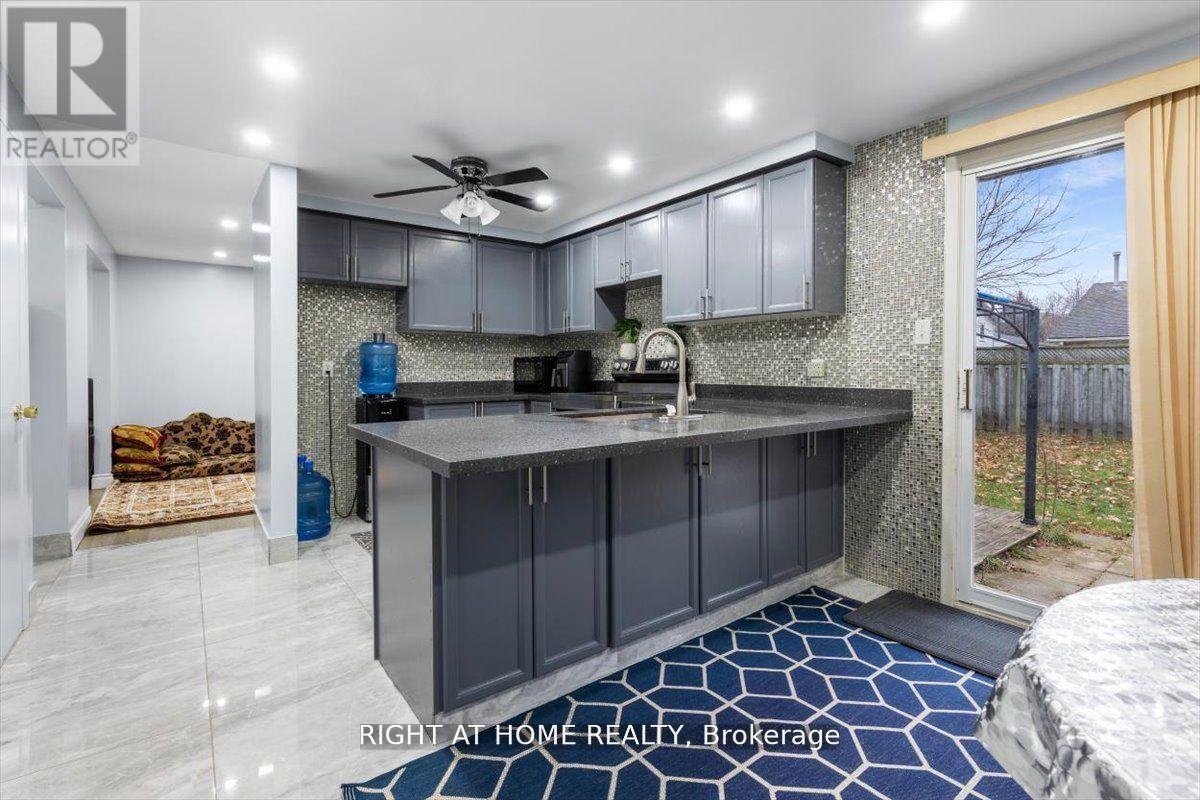 275 Tagge Crescent, Kitchener, ON - Indoor Photo Showing Kitchen With Double Sink